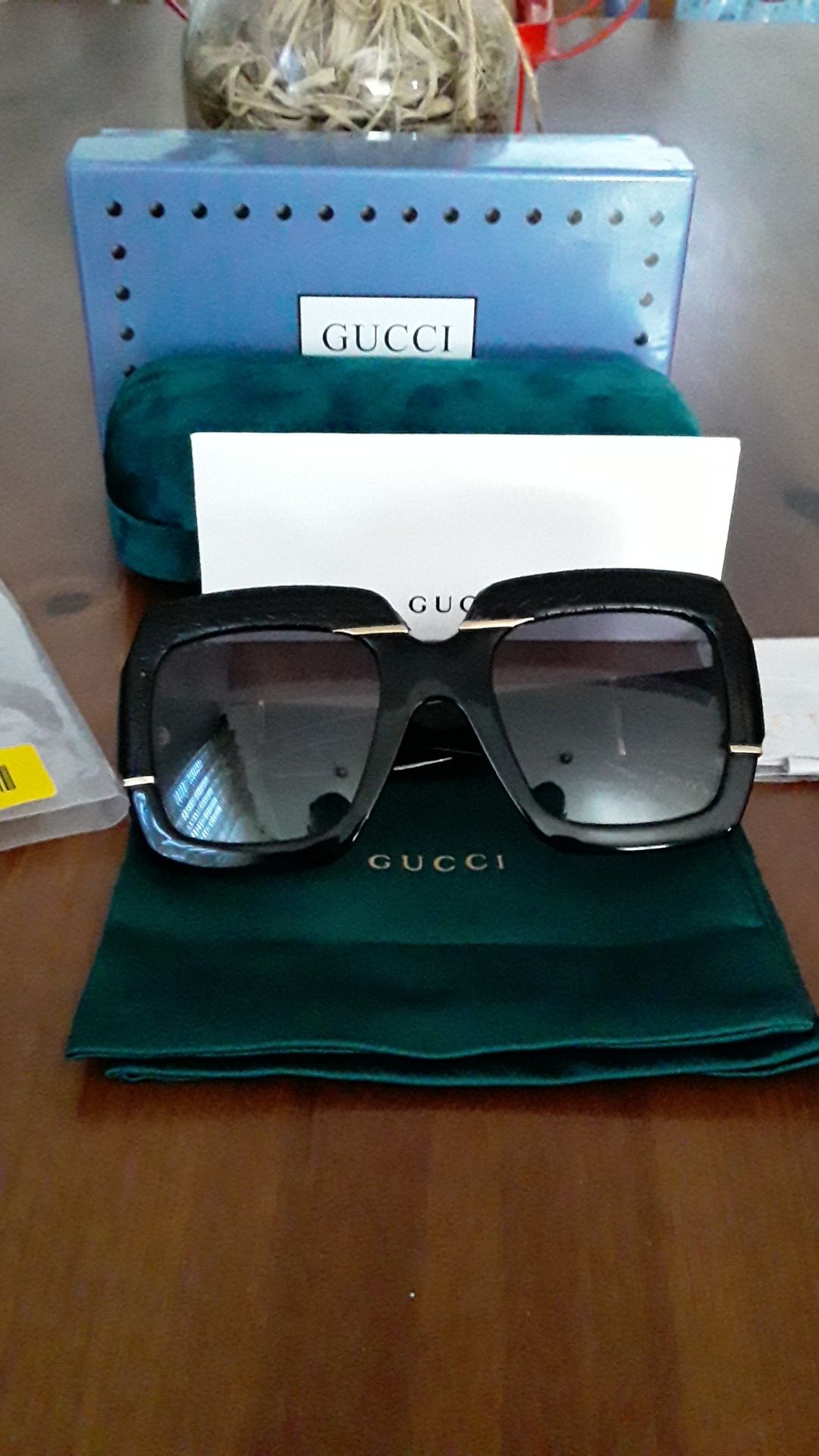 Women's Gucci sunglasses gg0484s