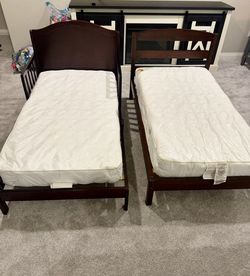 Toddler bed with mattress
