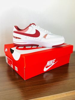 Nike Gamma Farce Sneaker 