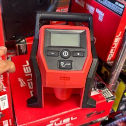 Milwaukee M12 Inflator 