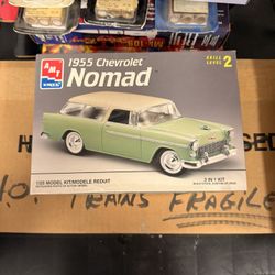 AMT Ertl 8320 1/25 Scale 1955 Chevrolet Nomad 3 in 1 Plastic Model Kit.