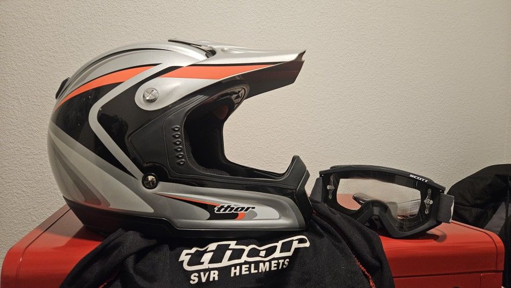 Thor "SVR" Motocross Helmet Size Medium