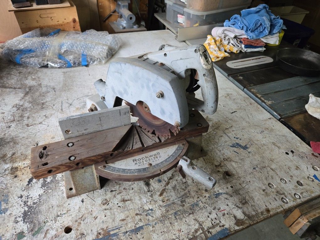 Rockwell Motorized Miter Box