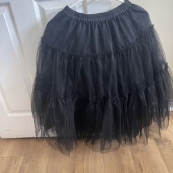 Medium Black Tulle Skirt.. Never Worn.. Excellent Condition 