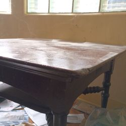 2 Tables . Antique 