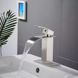 BATHROOM FAUCET