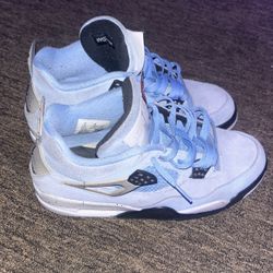 Jordan’s 4s University Blue