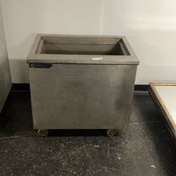 BK Resources Mobile Ice Bin