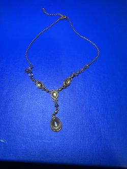 Vintage-Style Drop Pendant Necklace