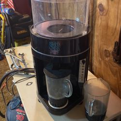 Commercial slushy maker