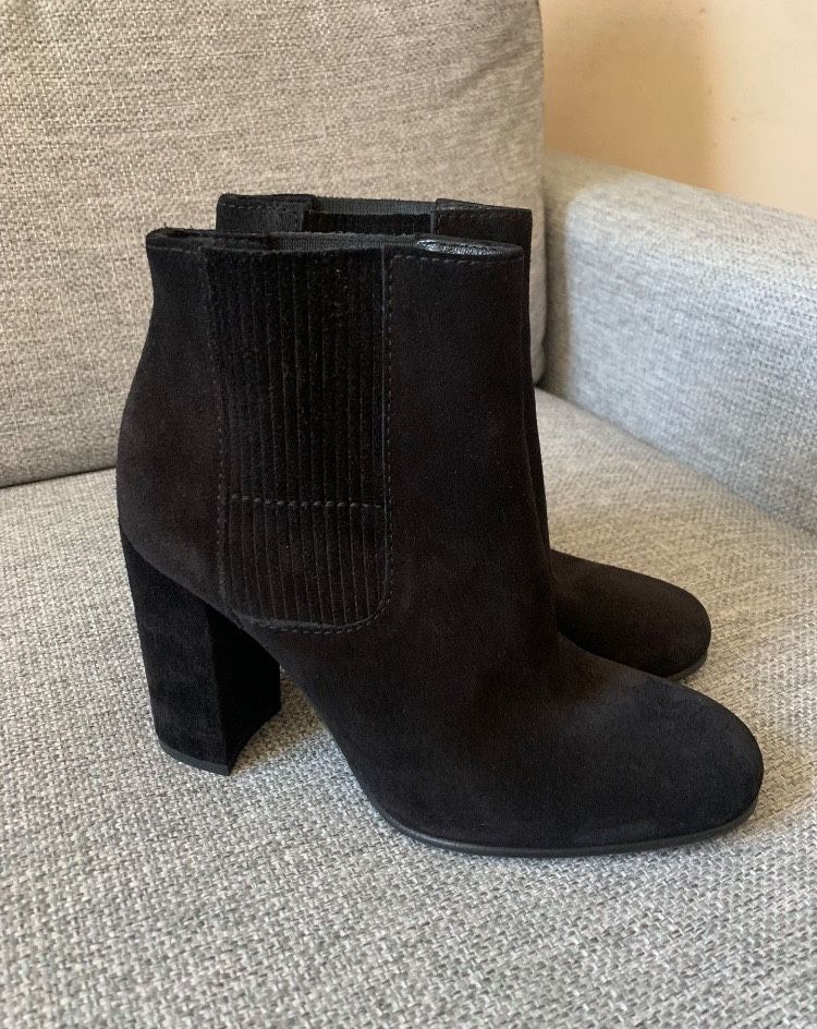 Women’s Pedro Garcia Black Suede Booties Size 6 in excellent condition. 