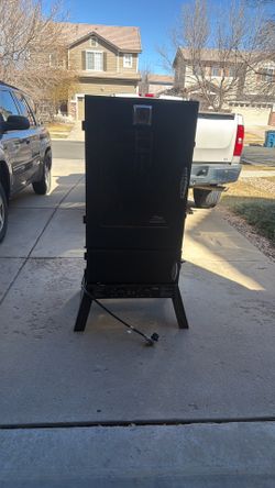 Master built Xl Propane Smoker
