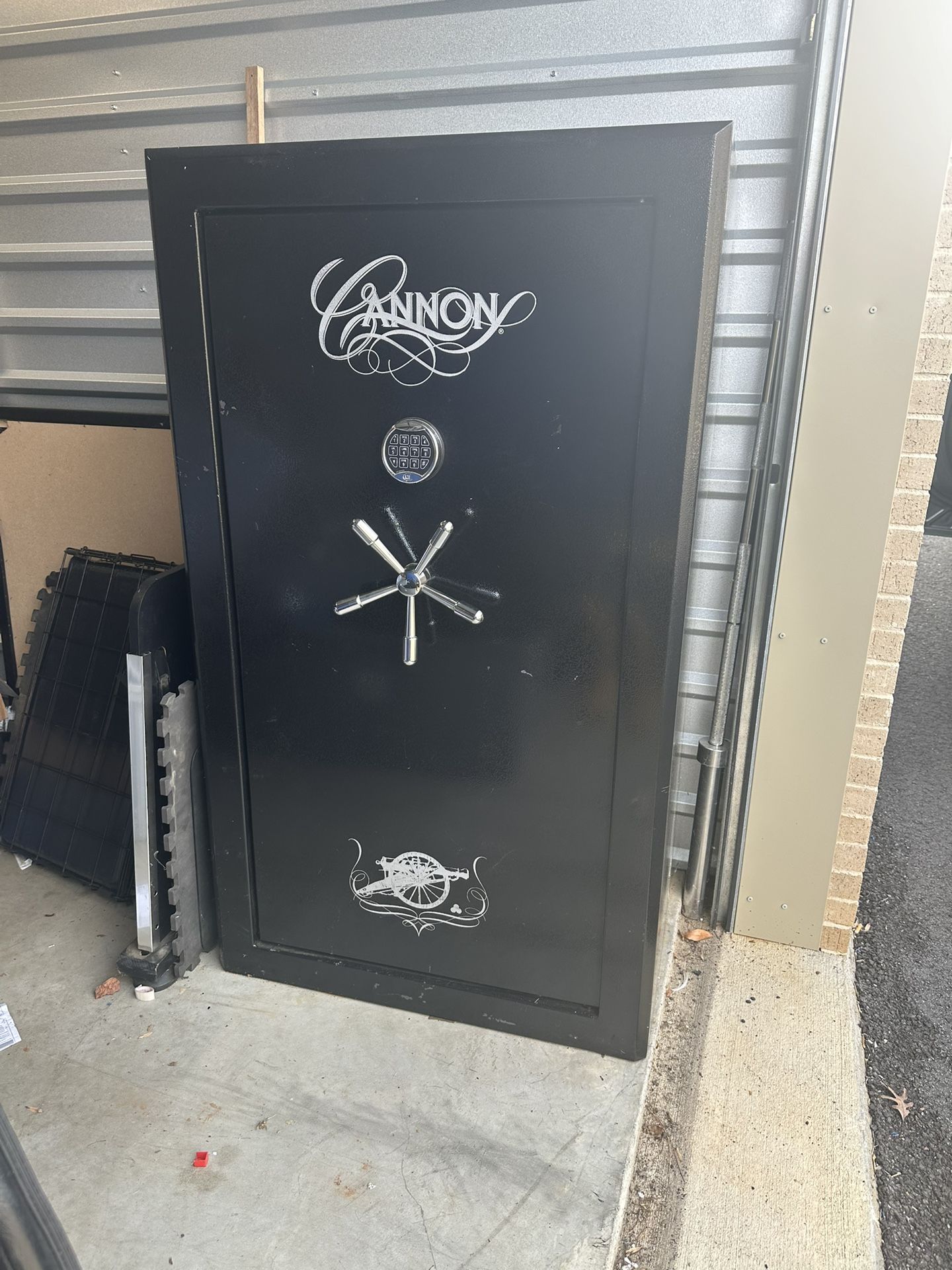 Xl Gun Safe. Over 400 Lbs