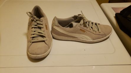 Womens pumas size 8.5