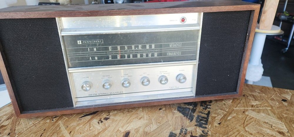 Retro penncrest AM FM Radio 