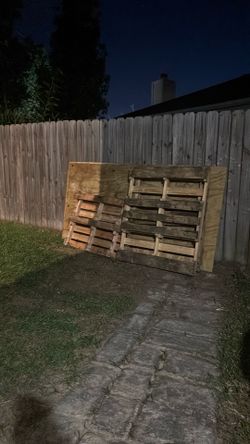 Three pallets and two water proof boards