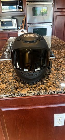 Large motorcycle helmet with cardo