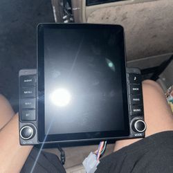 Android/CarPlay iPhone Or Android Radio