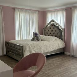 QUEEN BED AND DRAWER ON SALE