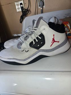 Mens jordans size 11.5 no flaws barely used see pics