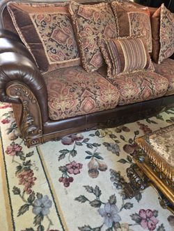 Beautiful living room set.
