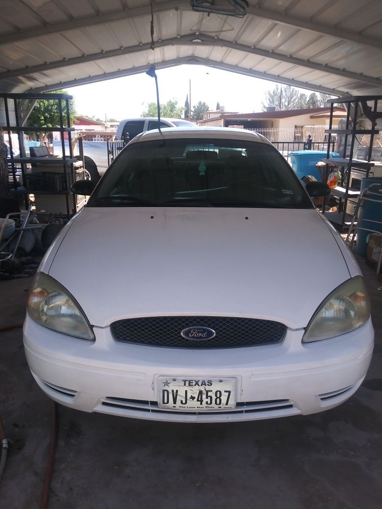 2004 Ford Taurus