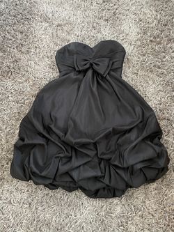 Adorable strapless black prom dress. Worn once. Size medium Excellent Condition