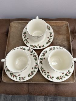 Christmas Holly Teacup Set (3 Piece Set)