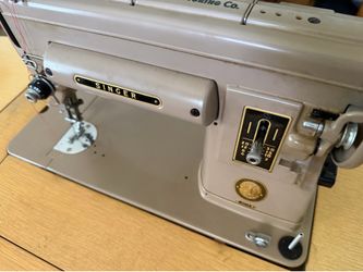 Singer Sewing Machine Vintage 301A