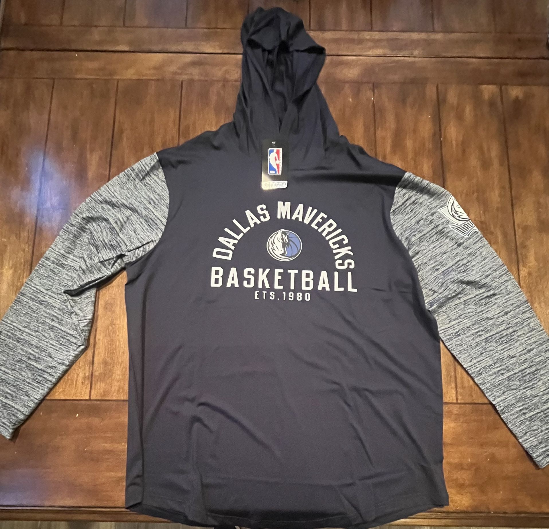 Dallas Mavericks Dri-Fit Long sleeved Hooded Adult Large NWT