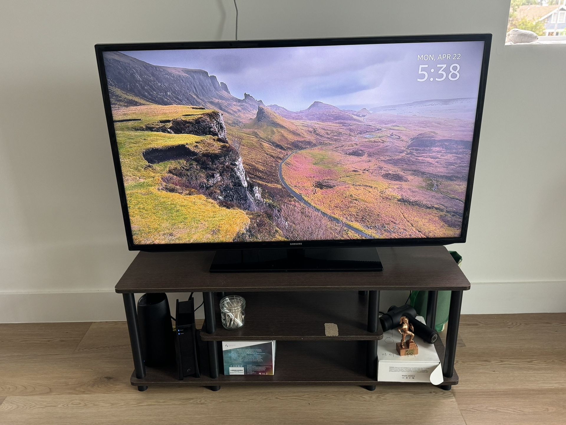 TV Stand 