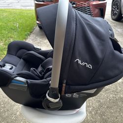 Nuna Pipa Infant Car Seat W/extra Base