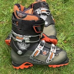 Salomon Quest Pro ski boots size 9