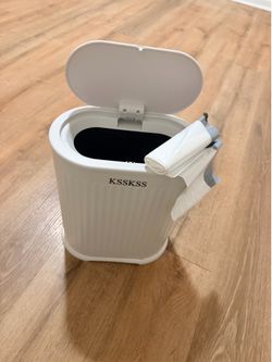 Bathroom or Pet Waste Trash Can with Bags