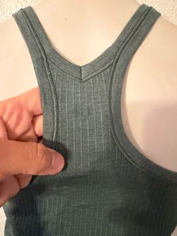 Women’s lululemon sports bra/top  size 8