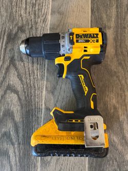 Dewalt XR 1/2” Hammerdrill driver with 3 ah battery