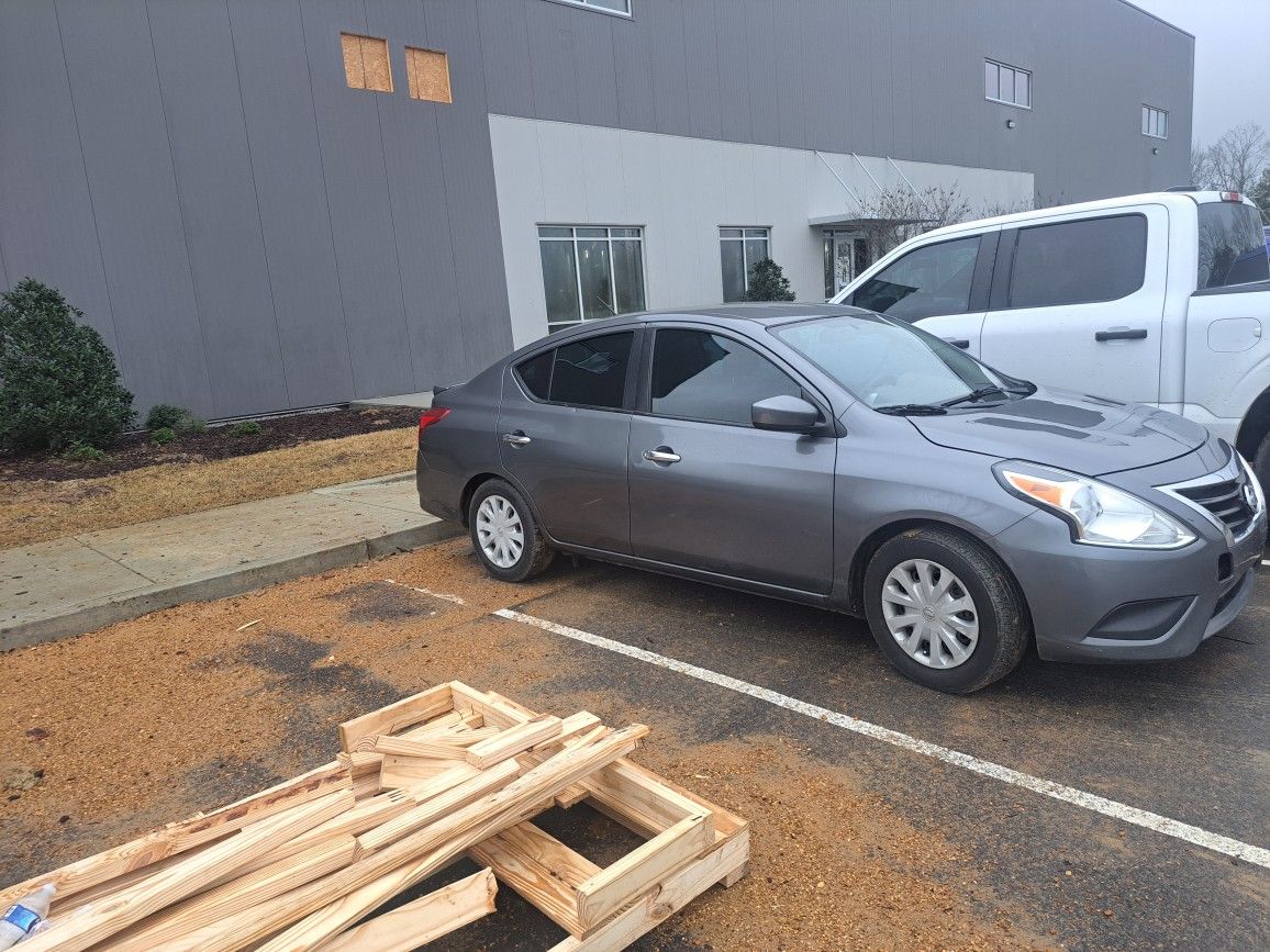 2019 Nissan Versa