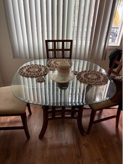 Glass table & 3 chairs