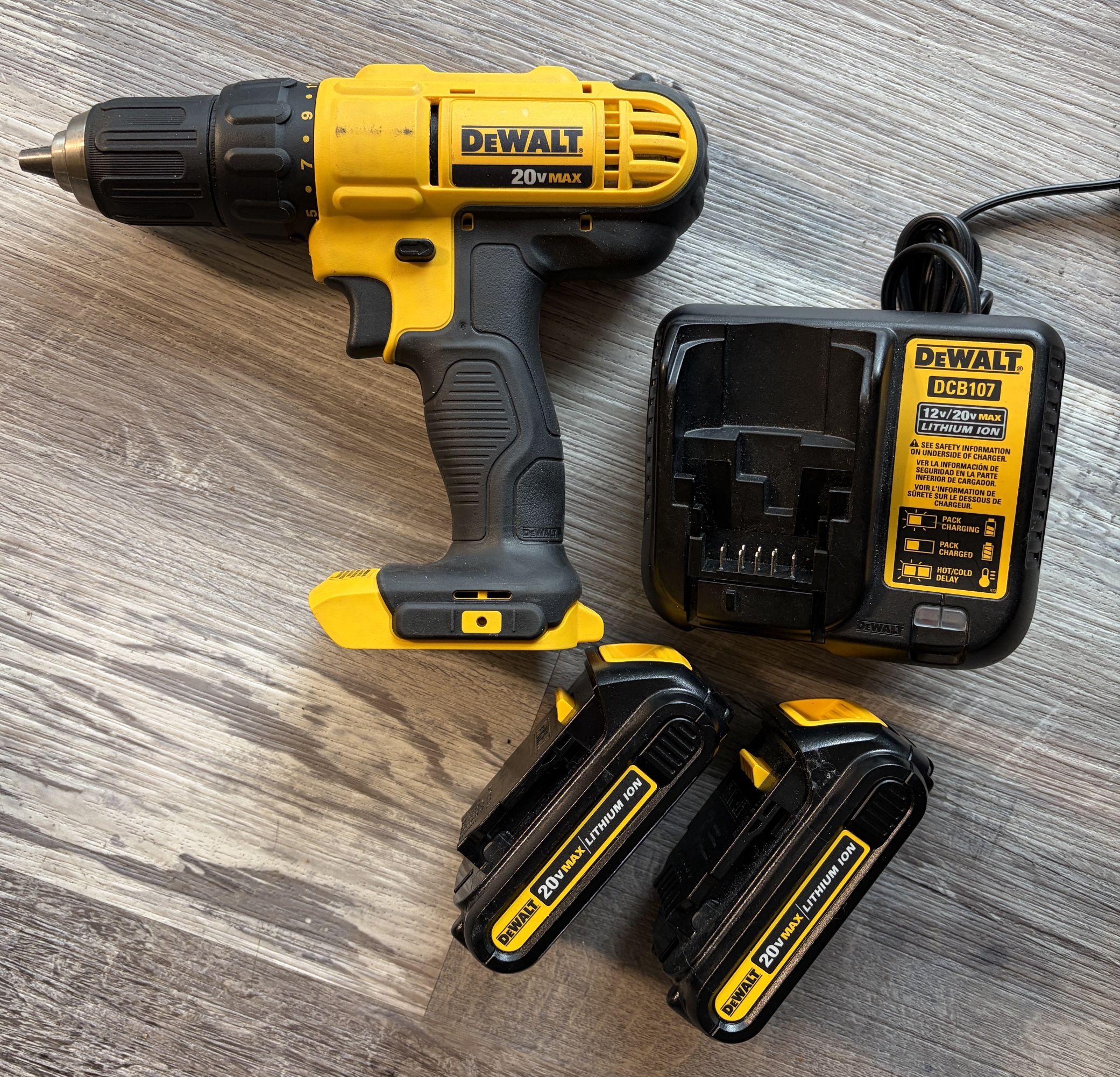 DEWALT 20V Drill/Driver DCD771C2 w/ 2 Batteries & Charger (OBO)