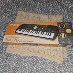 Casio SA-76 Electronic Keyboard 