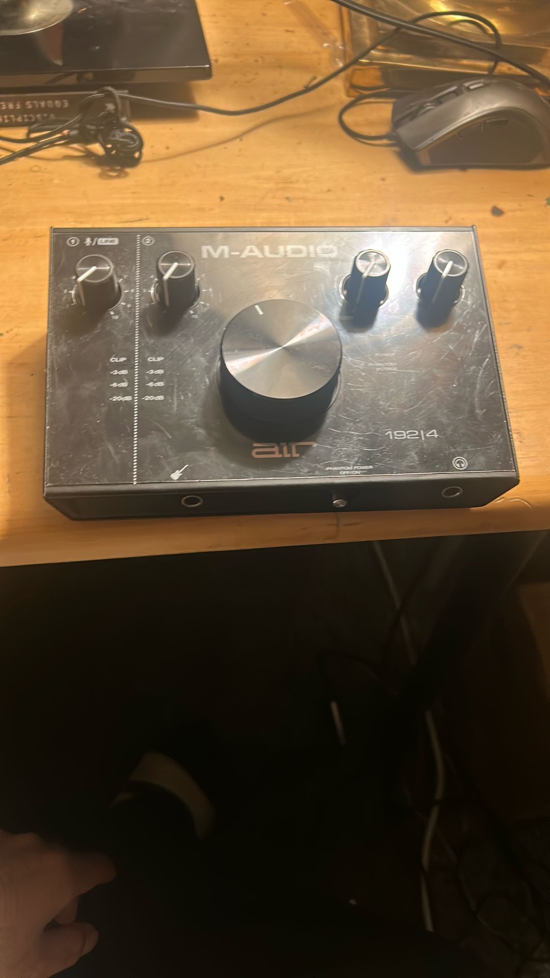 Master Audio phantom power Cords Included 