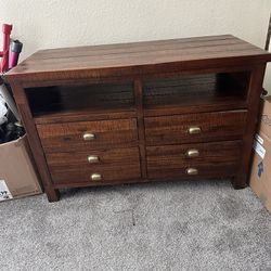 Wood Drawer Dresser 