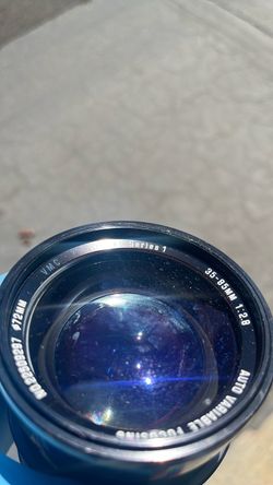 Vivitar Series 1 35-85mm f/2.8 manual focus zoom lens.