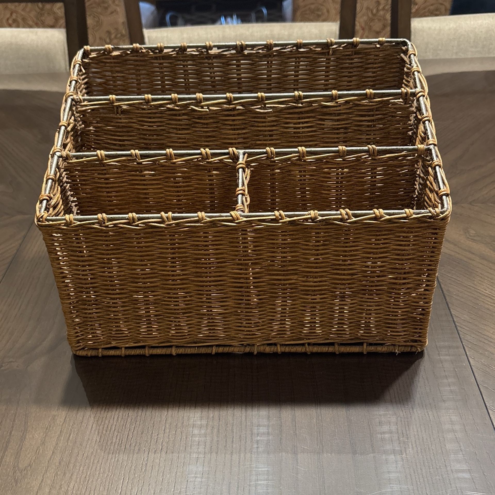 Wicker Organizer 