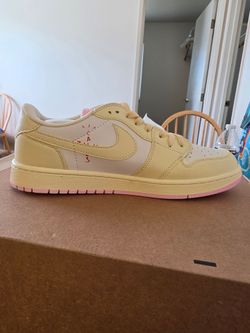$60 Jordan 1 Low shy pink travis scott size 11 mens