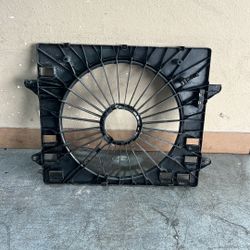 18-23 Chevy Chevrolet Traverse Fan Shroud 2018 2019 2020 2021 2022 2023 