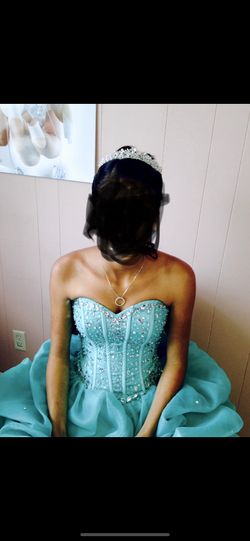 Sweet 16 dress with shoes and crown