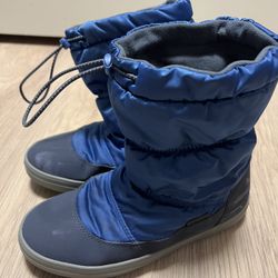 Woman's snow winter boots Crocs W8
