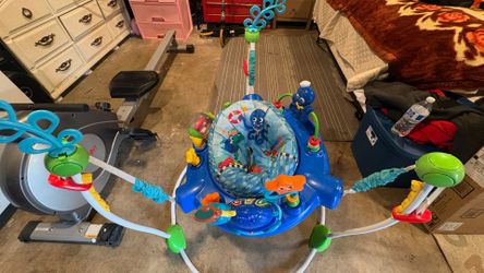 Baby jumping toy