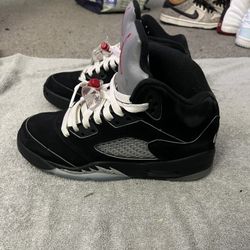 Size 4Y Boys Jordan 5 Retro OG Black Metallic Metallic Reimagined (GS) 